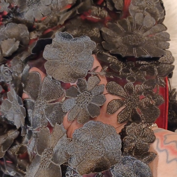 DOLLSKILL SUGAR THRILLS 1X BURGUNDY/ BLACK FLOWER APPLIQUES OVERLAY FULLY LINED - Picture 6 of 15